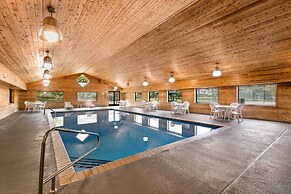 Gull Lake All-season Getaway w/ Private Deck