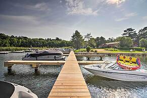 Gull Lake All-season Getaway w/ Private Deck