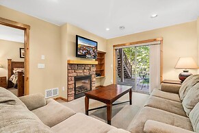 Gull Lake All-season Getaway w/ Private Deck