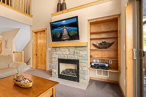 Gull Lake All-season Getaway w/ Private Deck