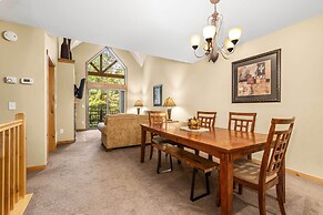 Gull Lake All-season Getaway w/ Private Deck