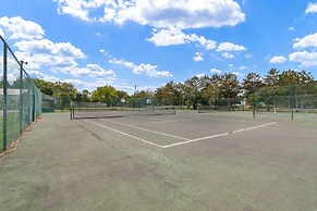 Gull Lake All-season Getaway w/ Private Deck