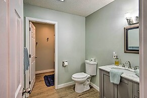 Ski-in/ski-out Tenney Mountain Condo w/ Fireplace!