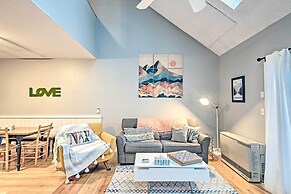 Ski-in/ski-out Tenney Mountain Condo w/ Fireplace!