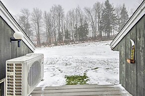 Ski-in/ski-out Tenney Mountain Condo w/ Fireplace!