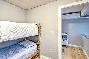 Ski-in/ski-out Tenney Mountain Condo w/ Fireplace!