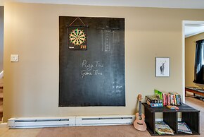 Serene Pocono Pines Home: 2 Mi to Lake Naomi Beach