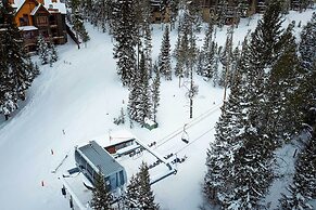 The Chelsea Condo w/ Hot Tub & Pool Access!