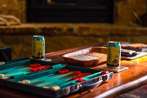 The Chelsea Condo w/ Hot Tub & Pool Access!