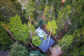 The Chelsea Condo w/ Hot Tub & Pool Access!