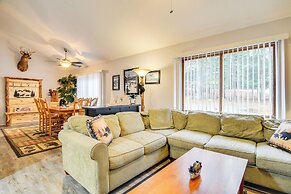 Cozy Bartlett Condo w/ Deck & Resort Amenities!