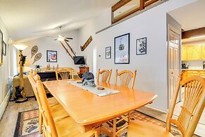 Cozy Bartlett Condo w/ Deck & Resort Amenities!