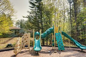 Cozy Bartlett Condo w/ Deck & Resort Amenities!