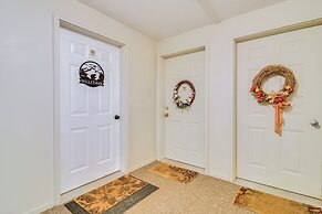 Cozy Bartlett Condo w/ Deck & Resort Amenities!