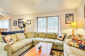 Cozy Bartlett Condo w/ Deck & Resort Amenities!