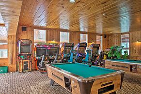 Cozy Bartlett Condo w/ Deck & Resort Amenities!