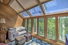 Spacious Ski-in/out Black Mountain Home w/ Deck!