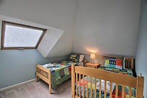 Spacious Ski-in/out Black Mountain Home w/ Deck!