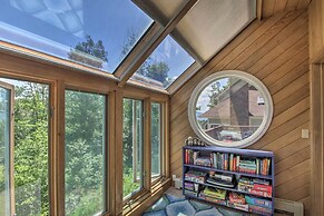 Spacious Ski-in/out Black Mountain Home w/ Deck!