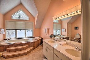 Spacious Ski-in/out Black Mountain Home w/ Deck!