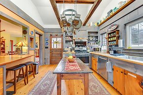 Manchester Center Home w/ Green Mtn Views!