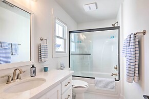 Waterfront Oasis On Tims Ford Lake: Pool/kayak!