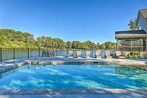 Waterfront Oasis On Tims Ford Lake: Pool/kayak!