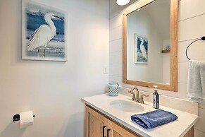 Waterfront Oasis On Tims Ford Lake: Pool/kayak!