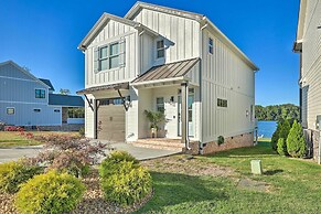 Waterfront Oasis On Tims Ford Lake: Pool/kayak!