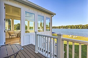 Waterfront Oasis On Tims Ford Lake: Pool/kayak!