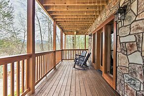 3 Mi to Gatlinburg: Cabin w/ Deck & Pool Table!