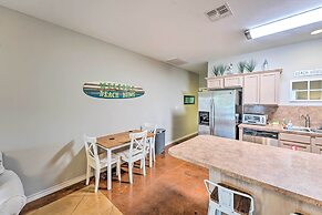 Sunny Townhome w/ Pool Access ~ 1 Mi to Beach