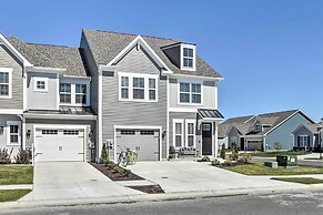 Beach Shuttle & Pool: Bishop's Landing Townhome