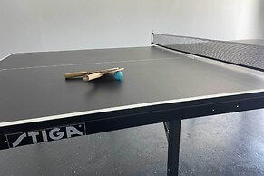 Beach Shuttle & Pool: Bishop's Landing Townhome