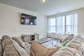 5 Mi to Bethany Beach: Modern Gem w/ Pool Access!