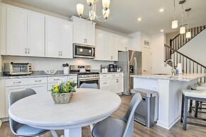 5 Mi to Bethany Beach: Modern Gem w/ Pool Access!