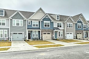 5 Mi to Bethany Beach: Modern Gem w/ Pool Access!