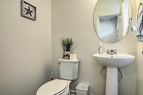5 Mi to Bethany Beach: Modern Gem w/ Pool Access!