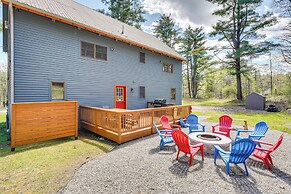 Athol Cabin w/ Deck & Fire Pit, 10 Mi to Lake
