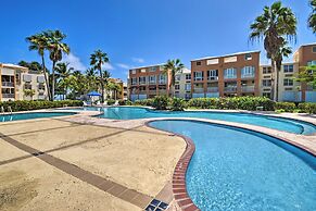 Loiza Condo w/ Rooftop Patio - Walk to Beach!