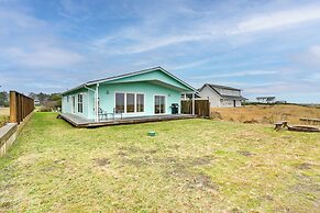 Beachfront Westport Home w/ Deck!