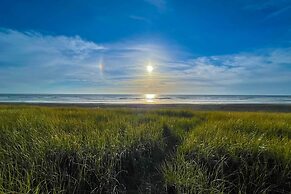 Beachfront Westport Home w/ Deck!