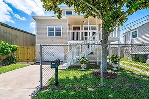 ~ 1 Mi to Pier, Fishing & Beaches: Galveston Home!