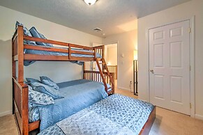 Jacuzzi & Resort Amenities: Tobyhanna Family Home!