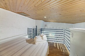 Cozy Boho-chic Loft ~ 2 Mi to Downtown Cincinnati