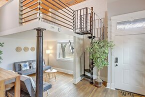 Cozy Boho-chic Loft ~ 2 Mi to Downtown Cincinnati
