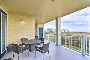 'driftwood' Galveston Resort Escape w/ Deck & View