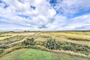 'driftwood' Galveston Resort Escape w/ Deck & View