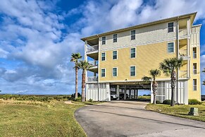 'driftwood' Galveston Resort Escape w/ Deck & View