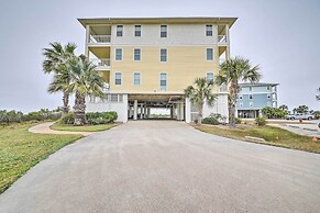 'driftwood' Galveston Resort Escape w/ Deck & View